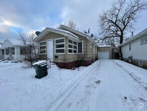 Building Photo - Two Bedroom Home in Muskegon