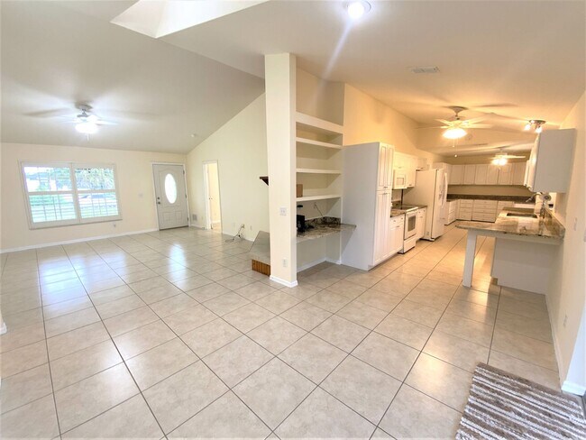 Building Photo - ** GOLDEN GATE ESTATES ** 3 BED / 2 BATH -...