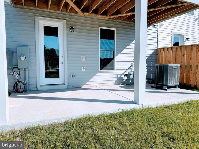 Building Photo - 122 Galaxy Pl