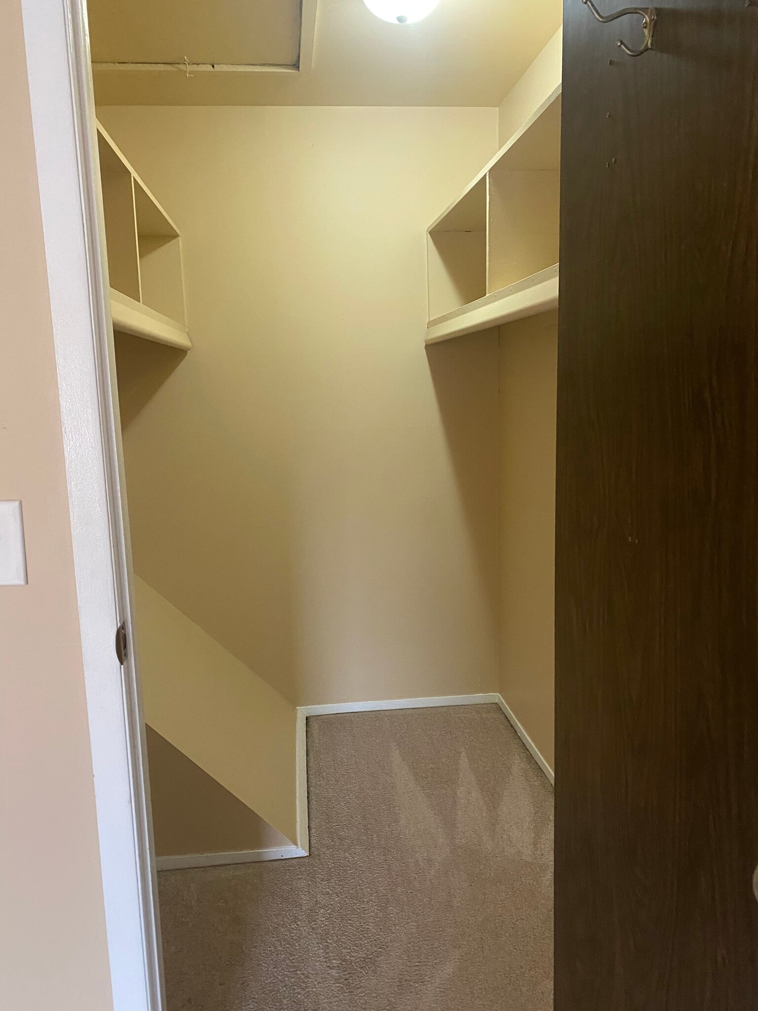 Walk-in closet - 34119 Garfield Cir