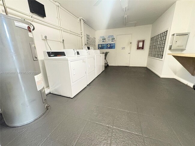 Building Photo - 13250 SW 4th Ct