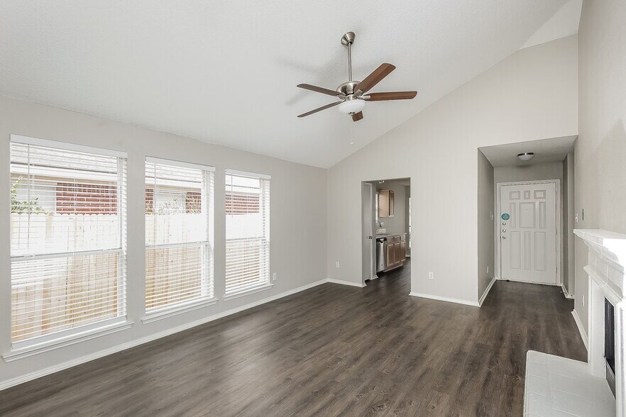 Building Photo - 10233 Tustin Terrace