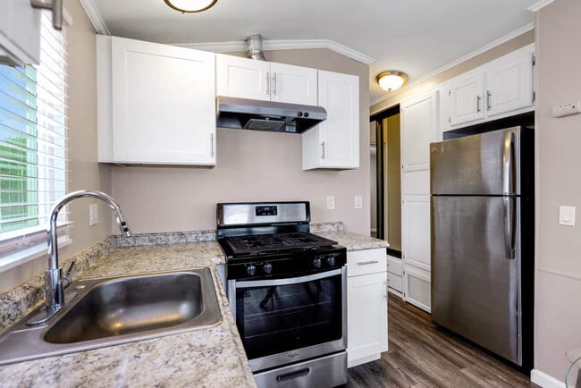 Building Photo - 341 3rd Ave