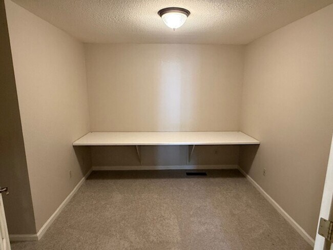 Building Photo - Massive 5-bedroom home in the El Sobrante / Greenbriar Neighborhood