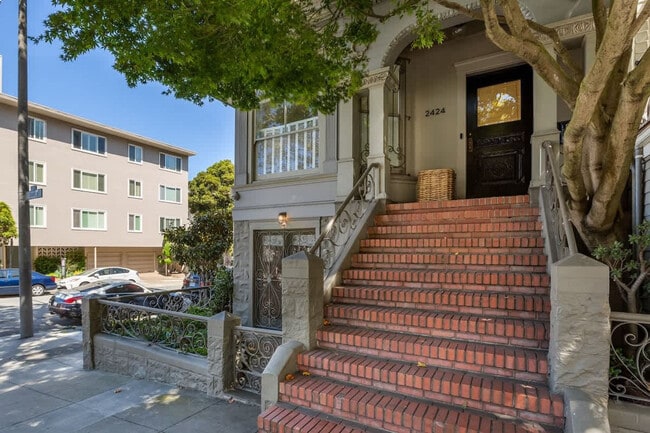 Building Photo - 2424 Gough St