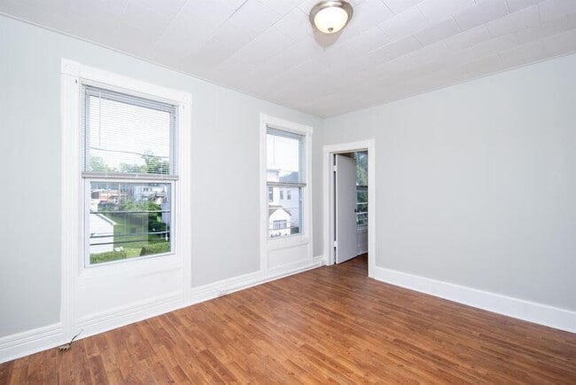 Building Photo - 233 Stow Ave