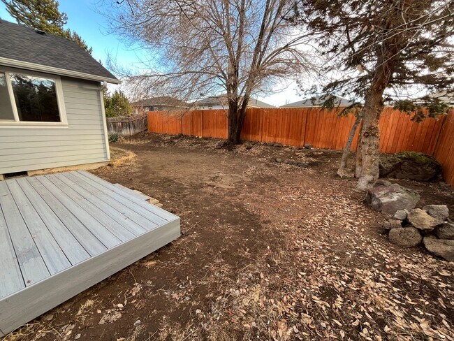 Building Photo - 3 Bed/2 Bath Single Level Home in NE Bend - Near St. Charles