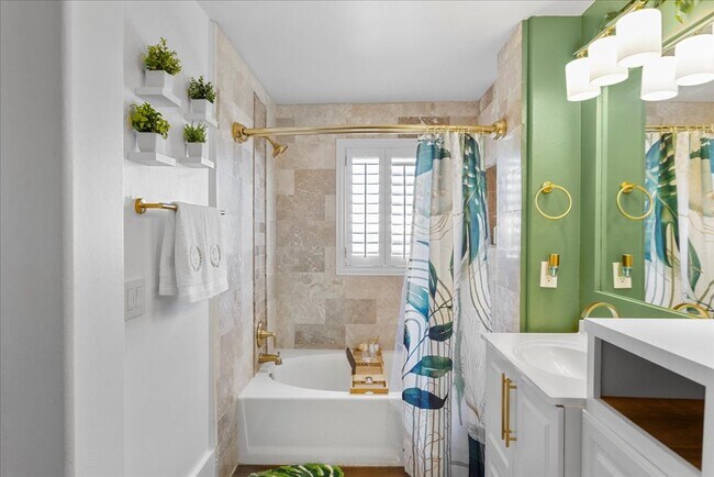 Building Photo - 10809 Garden Mist Dr