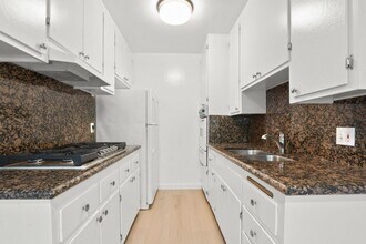 Building Photo - 1550 S Saltair Ave