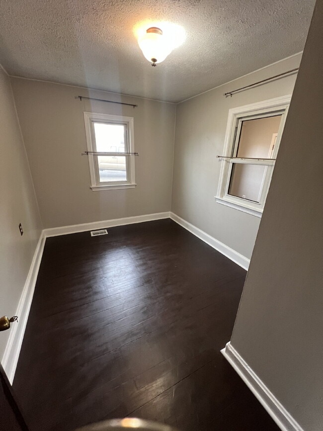 Building Photo - 1244 Mountain View Rd