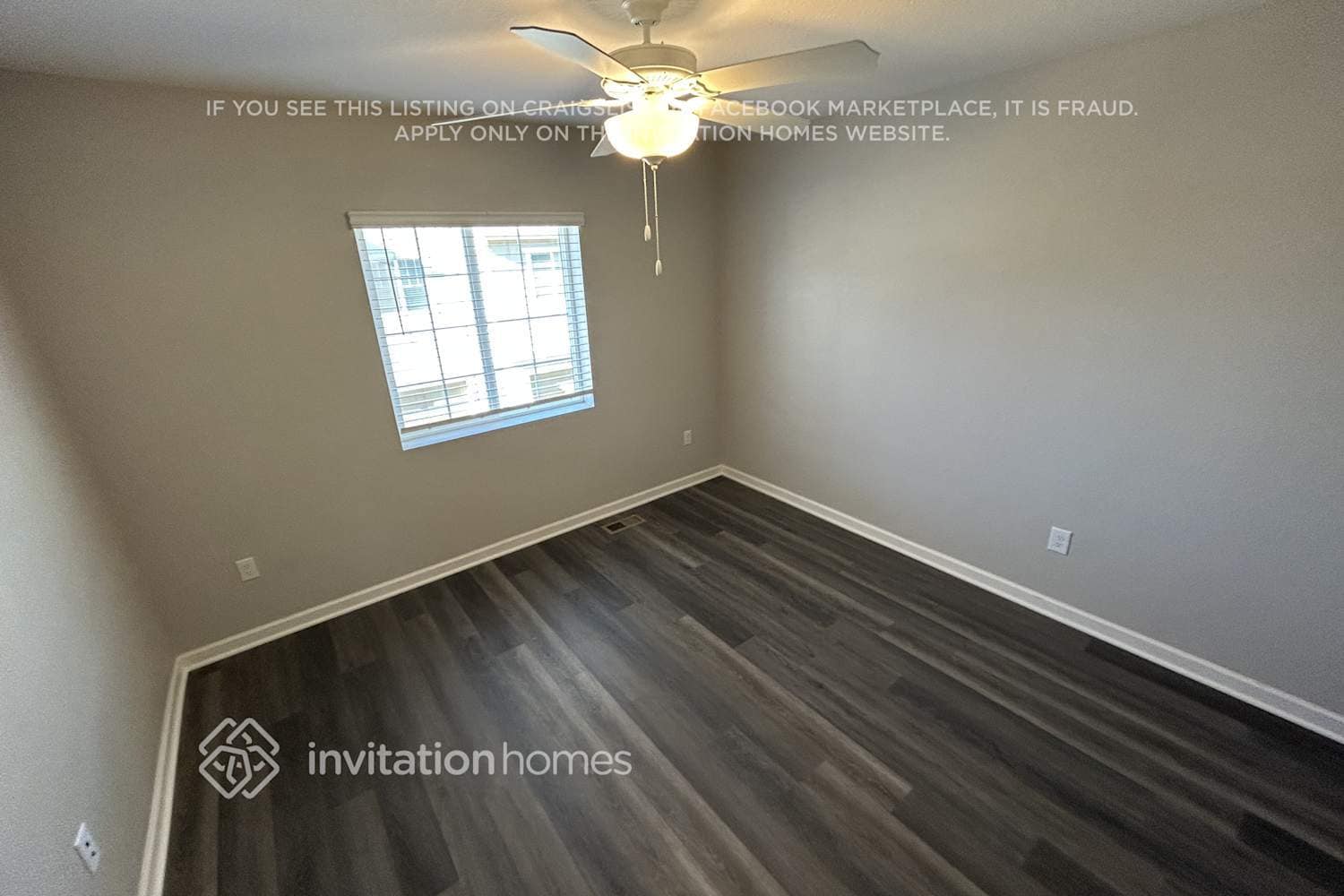 Building Photo - 1728 S Elk Way