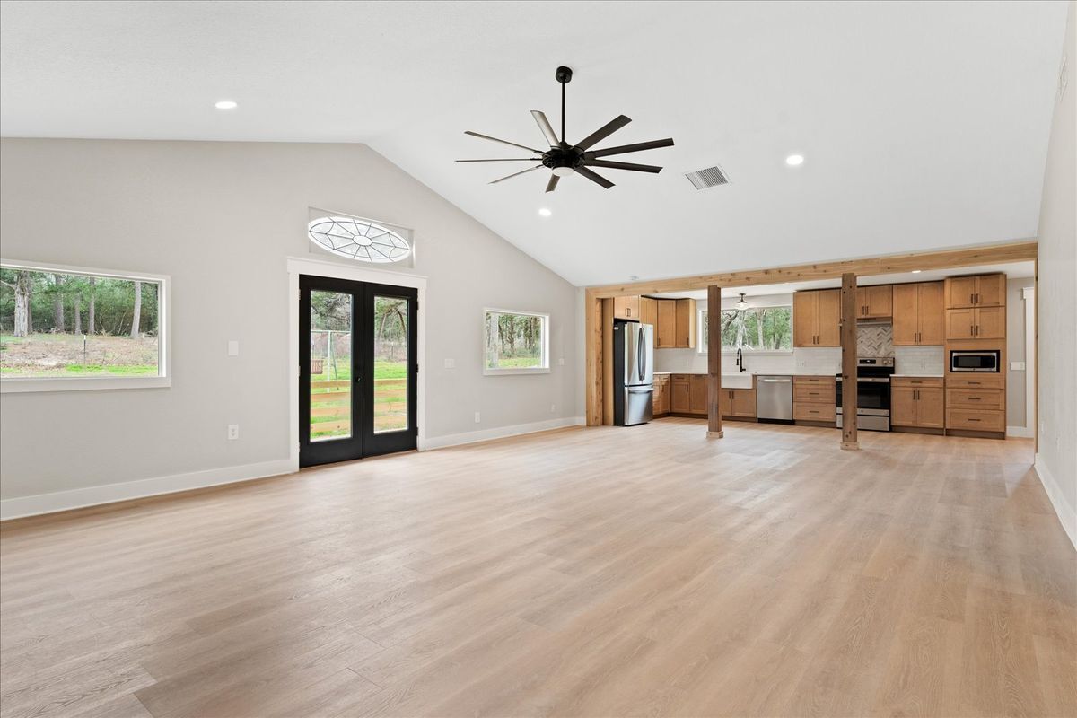 Building Photo - 533 Pine Canyon Dr