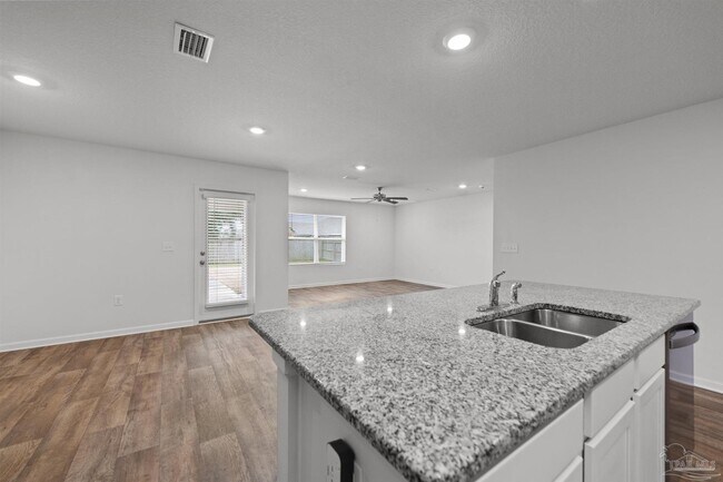 Building Photo - 7349 Lakeside Oak Ct