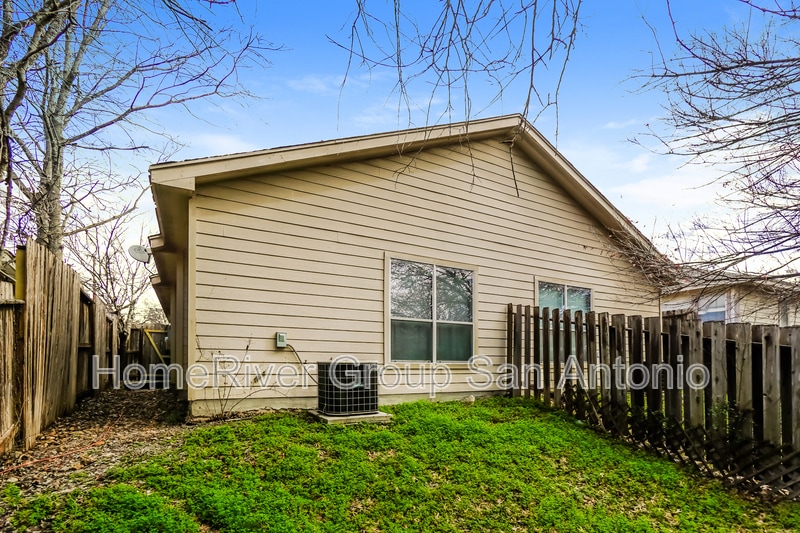Building Photo - 7105 Tourant Rd