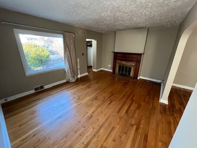 Building Photo - 125-131 Chase Rd