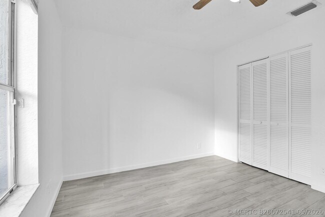Building Photo - 13978 Folkestone Cir