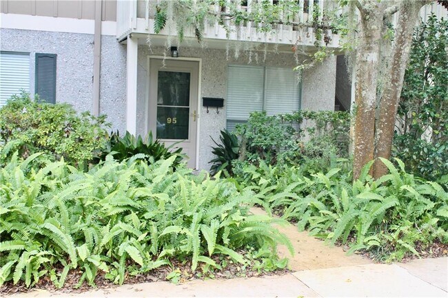 Primary Photo - 800 Mallery St