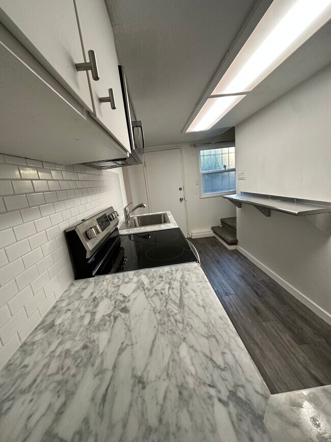 Building Photo - 1609 Marin St