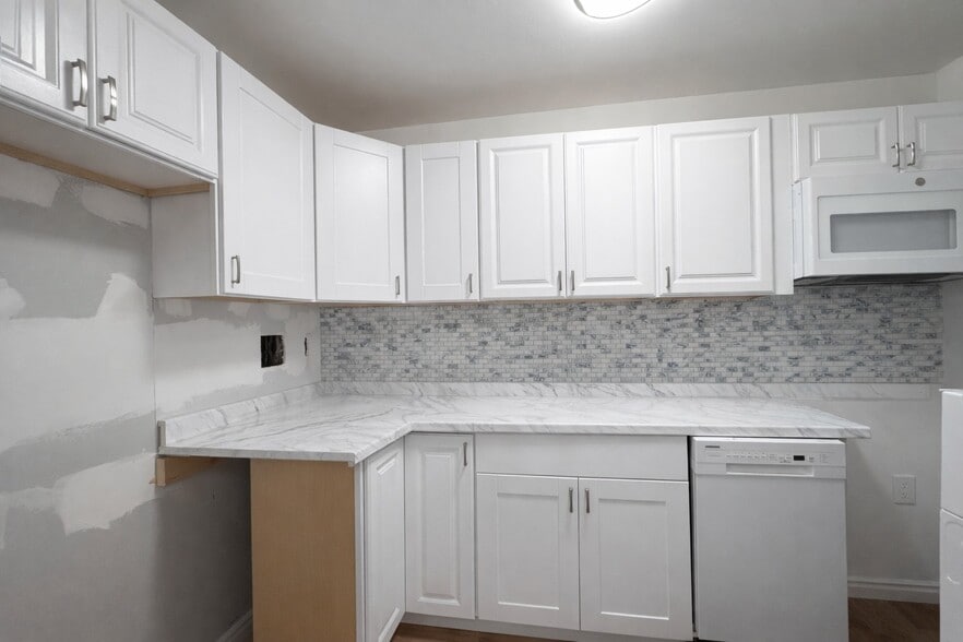 New - 280 Marin Blvd