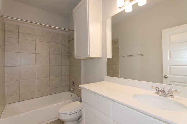 Building Photo - 2136 Pecan Island Dr