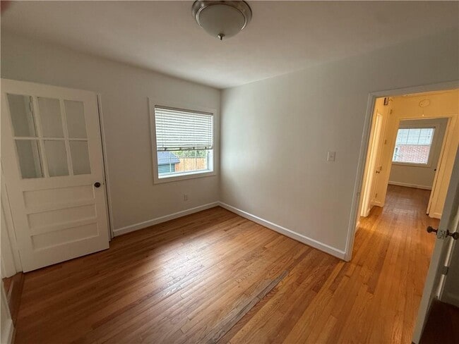 Building Photo - 126 Batre Ln