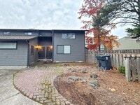 Building Photo - 1765 NW Grant Ave