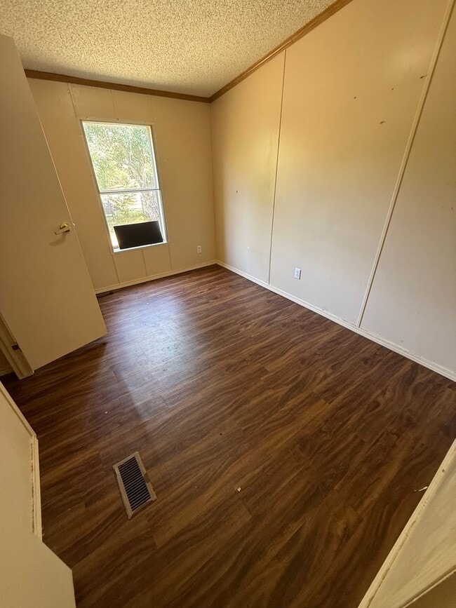 Building Photo - 3 Bed 2 Bath Mobile Home in the Country.