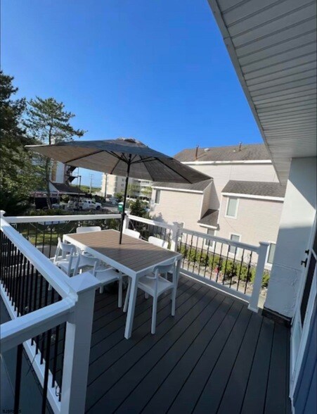 Building Photo - 512 W Brigantine Ave