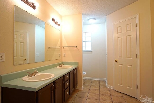 Building Photo - 1008 Tanton Cir