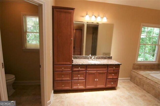 Building Photo - 3505 Sherborne Chase