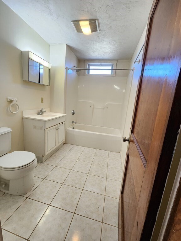 Building Photo - 12 St James Ave