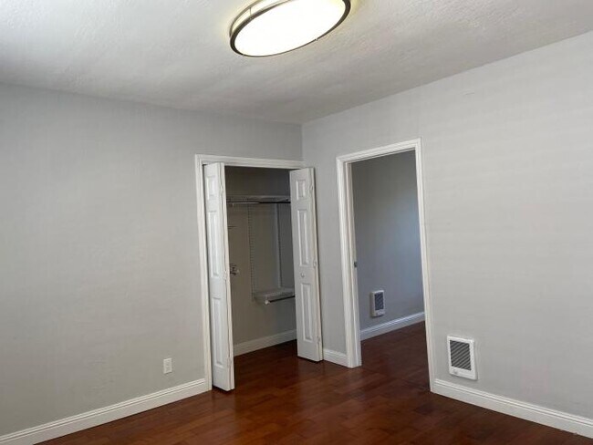 Building Photo - 1 bedroom in San Francisco CA 94112