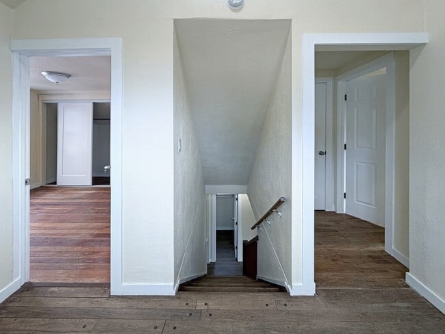 Building Photo - 960 Clark St