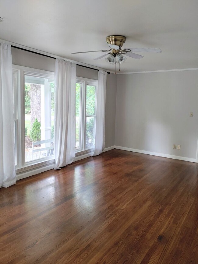 Building Photo - 1390 Park Ave NW