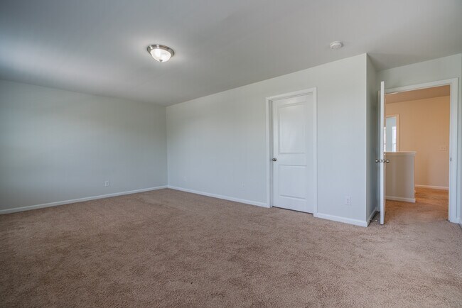 Building Photo - 135 Davila St