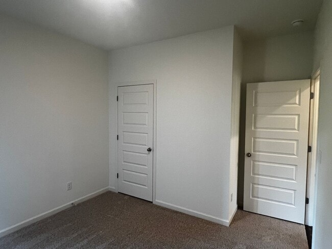 Building Photo - 4BR One-Level Home in Rosser Farms – Open Floor Plan + Prime Location!