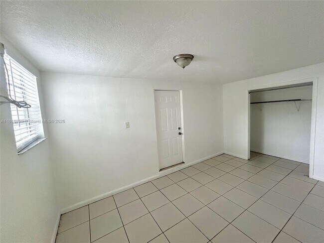 Building Photo - 601 NW 90th St