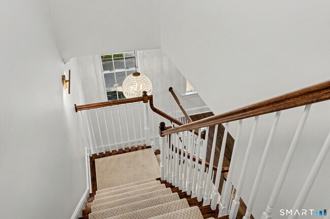 Building Photo - 16 Elmwood Drive