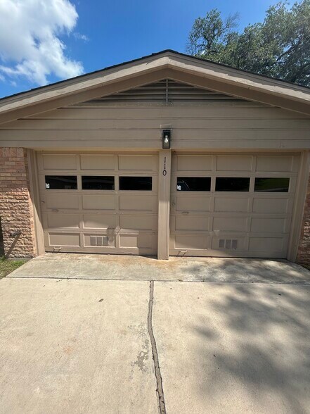Building Photo - 110 Northaven Dr
