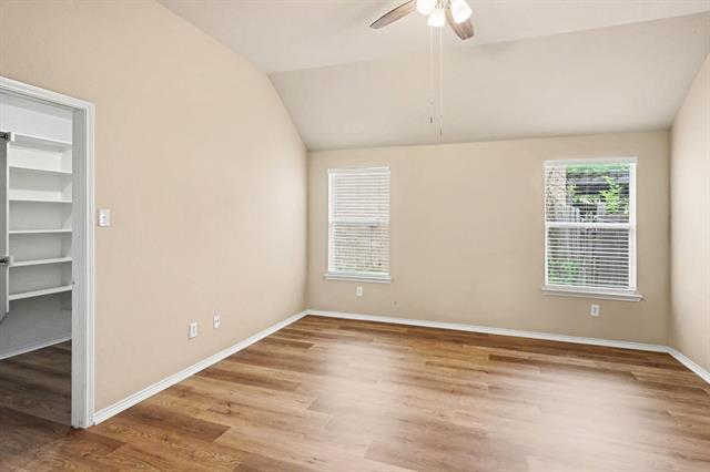 Building Photo - 633 Horn St