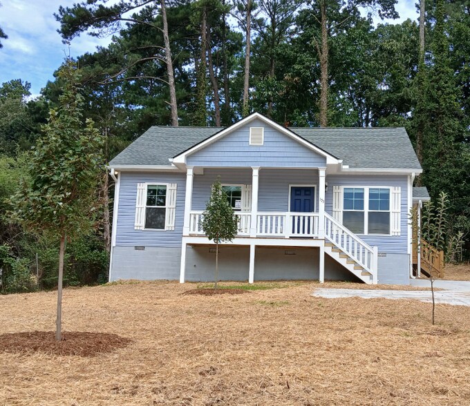 Building Photo - 153 N Woodland Dr