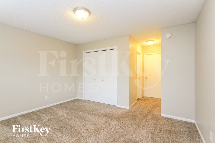 Building Photo - 6230 Long River Ln