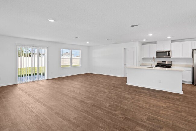 Building Photo - Almost New Home