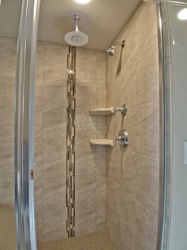 Building Photo - 1374 Sunshine Vly Wy