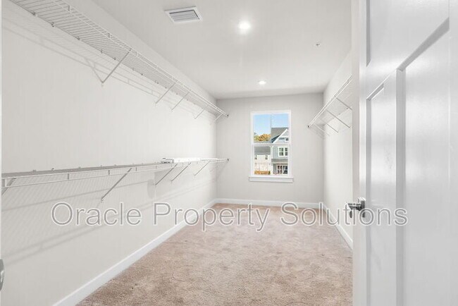 Building Photo - 2305 Wadlow Ln