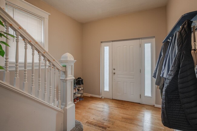 Building Photo - Updated XU Student Rental House