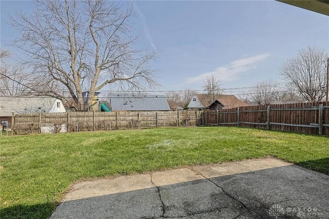 Building Photo - 5595 Shady Oak St