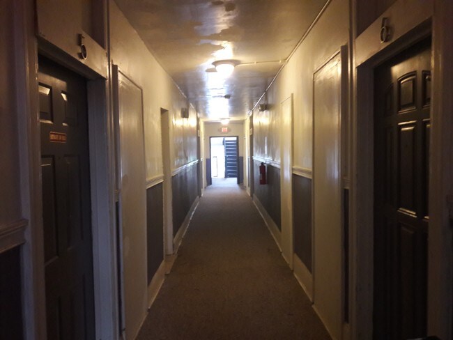 Building Photo - Belmere Apartments