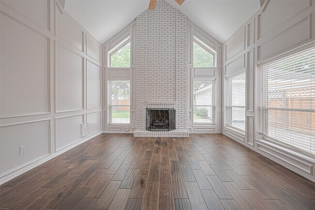 Building Photo - 3406 Mesquite Dr