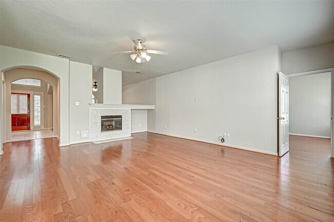 Building Photo - 12419 Shadycrest Dr